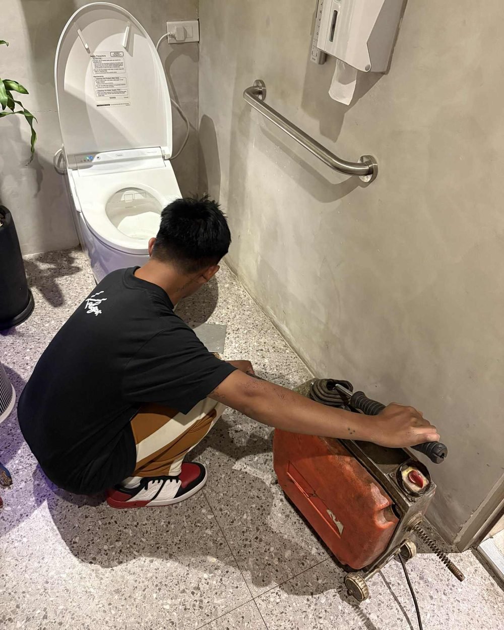 LR Malabanan Plumbing Services crew at work